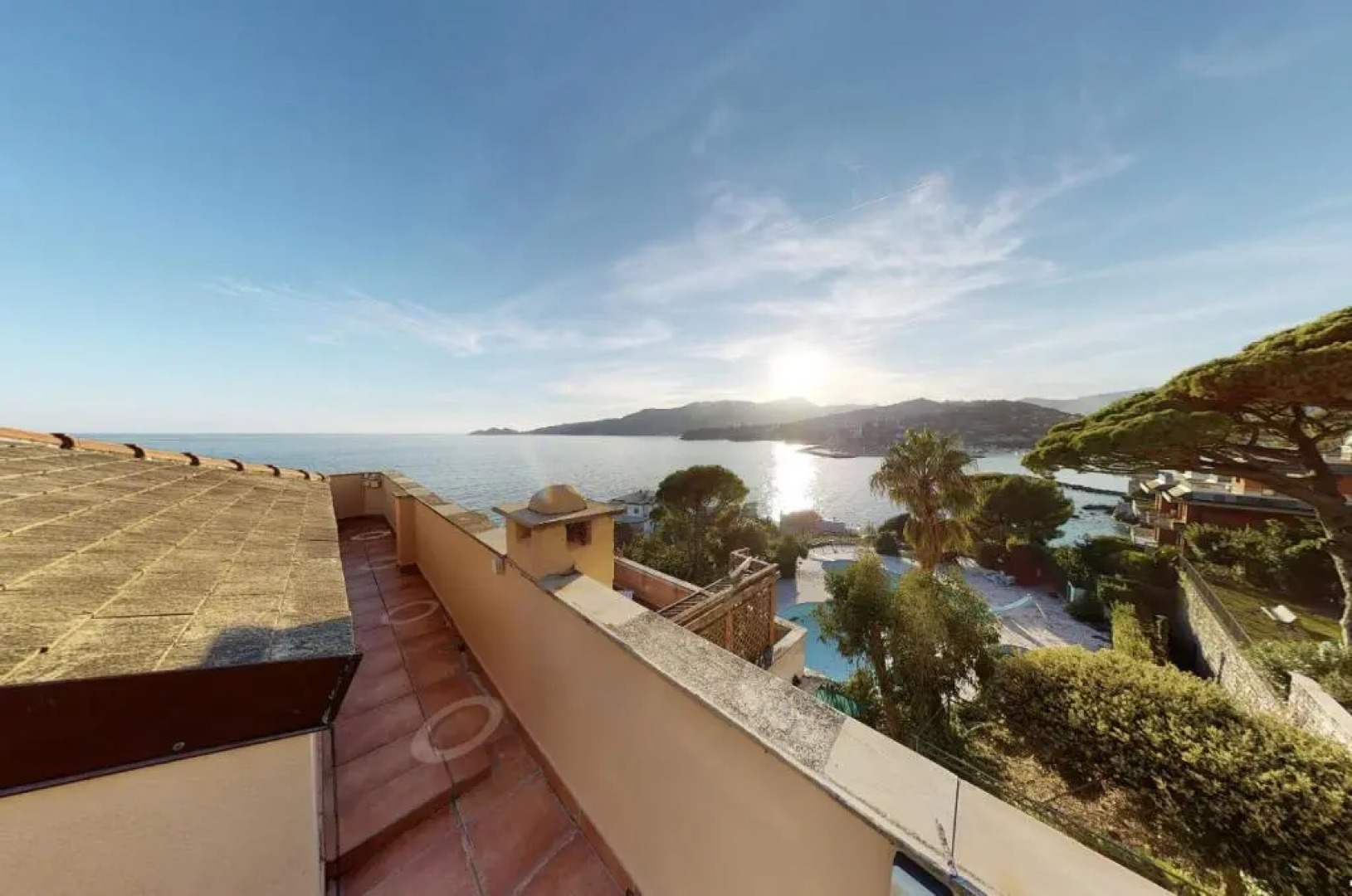 ATTICO SAN FAUSTINO 165 mq più 110 mq di terrazza- IN VILLA 700 ,VISTA MARE STREPITOSA-100 m dalla spiaggia-PARKING ESCLUSIVO-SKY,NETFLIX