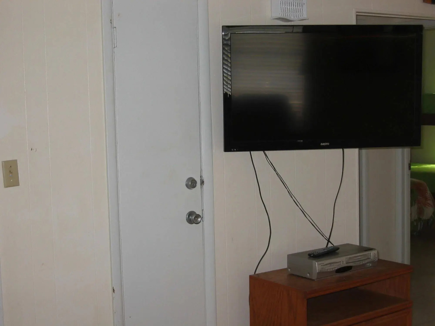 Inner Island Condos by Island Services