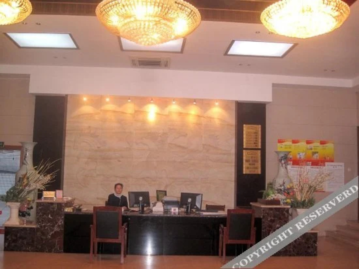 Quzhou Crown Holiday Hotel