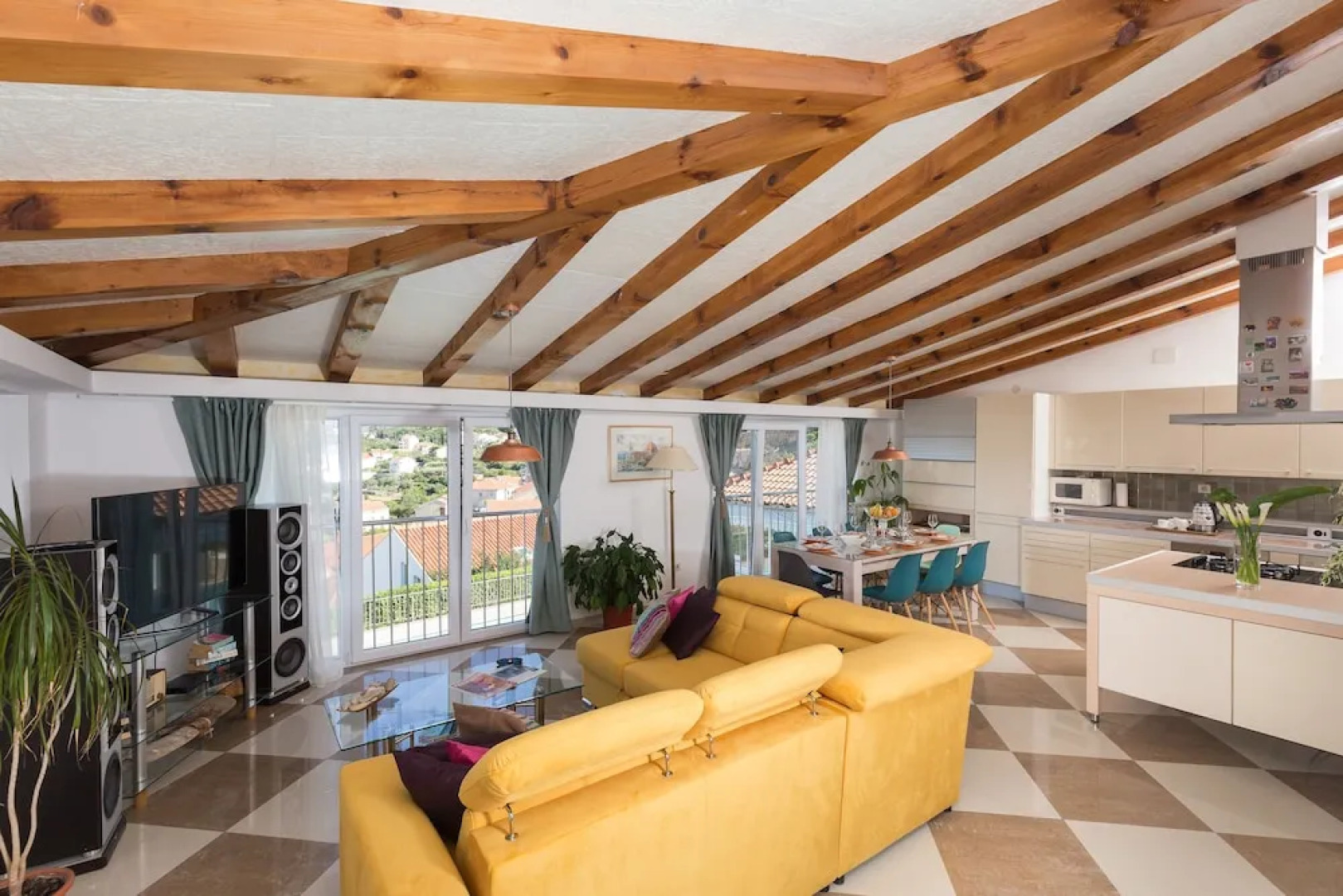 Apartments Carol Royal