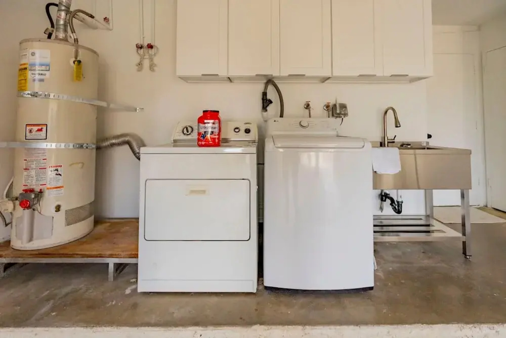 Serene Retreat With Modern Comforts in San Gabriel