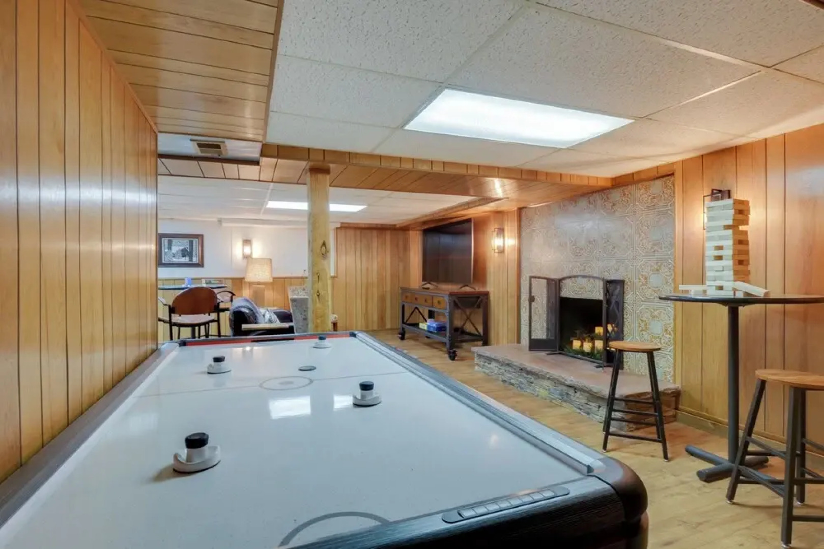 Riverside Colorado Cabin w/ Deck & Hot Tub