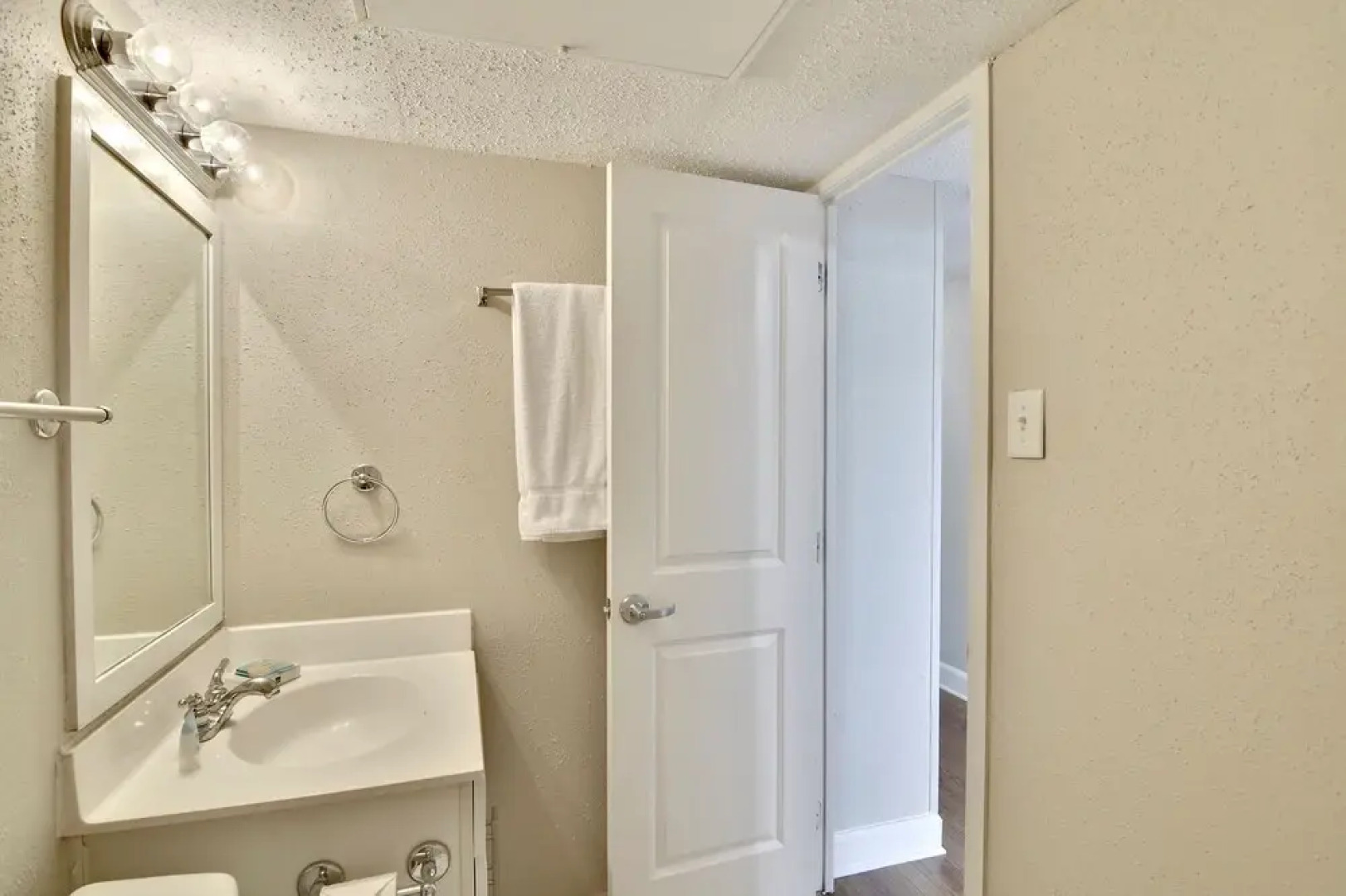 Stay Alfred on Fannin Street