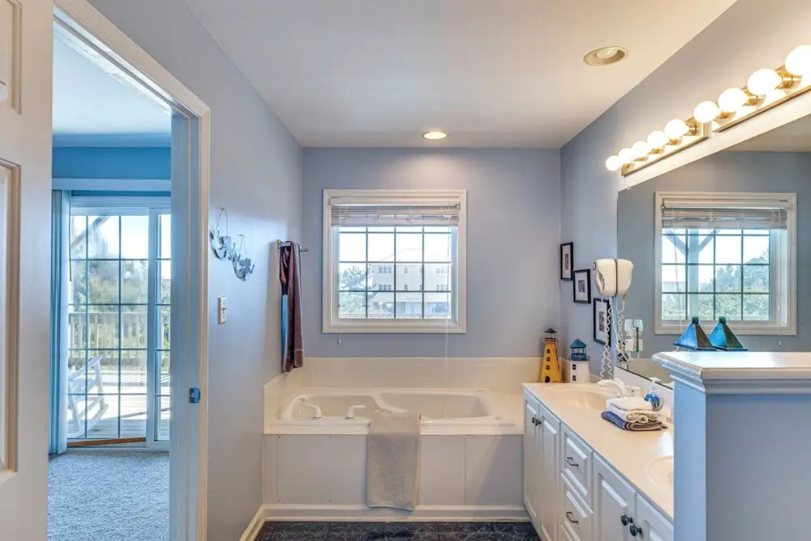 Steps to Beach: Emerald Isle Home w/ Deck!