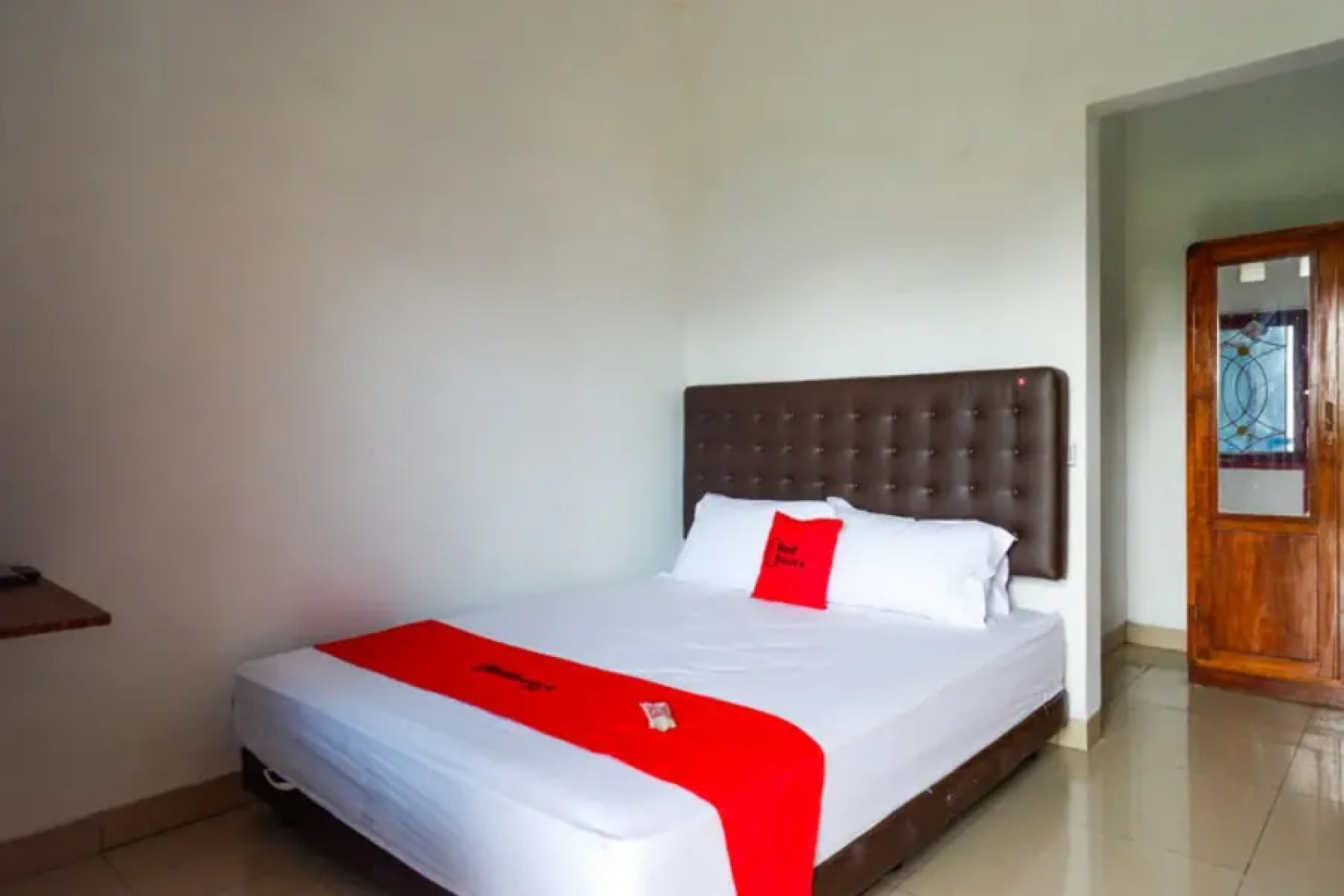 RedDoorz Syariah near Universitas Muhammadiyah Surakarta