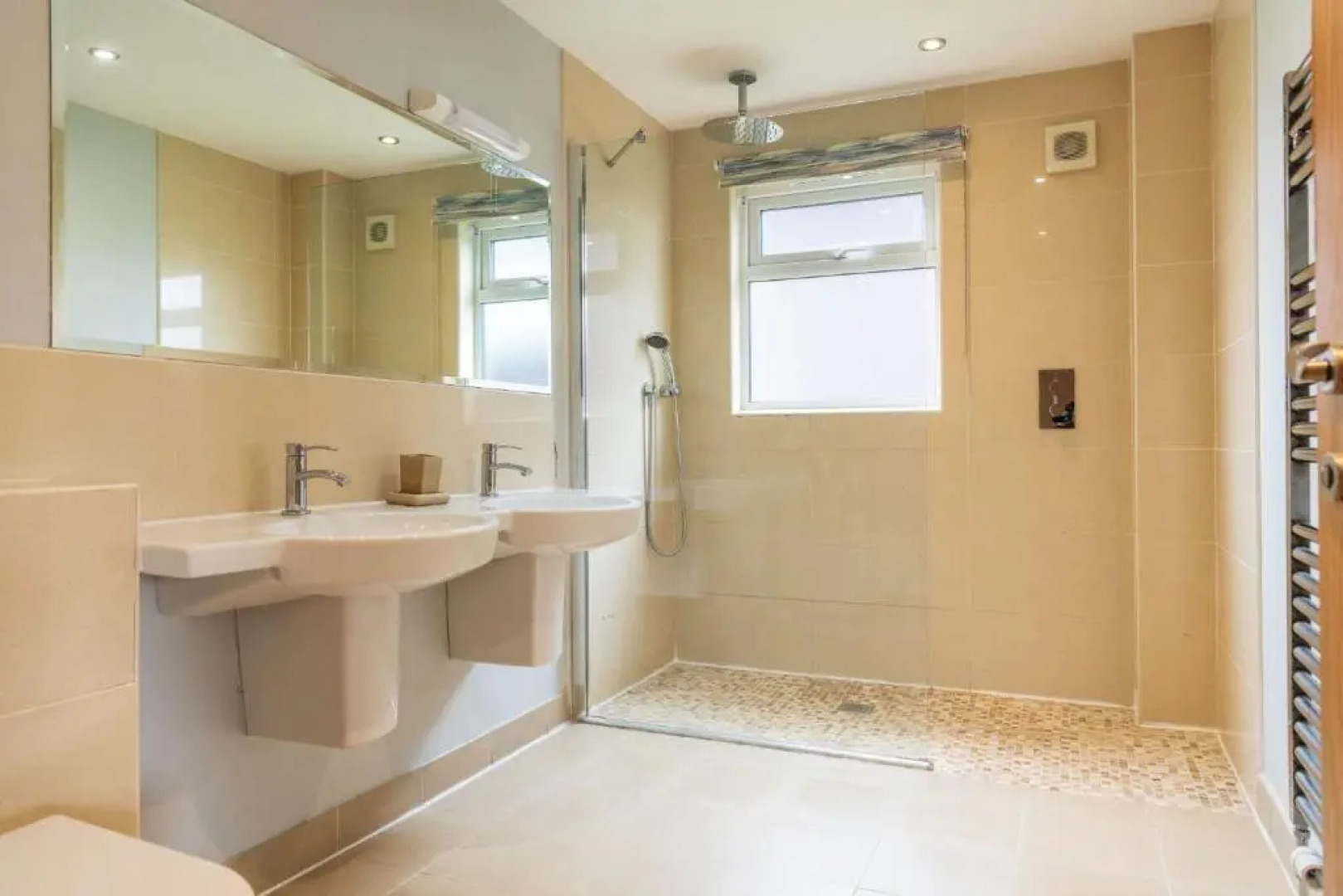 Fistral 108 Hot Tub and 4 bedrooms on Retallack Resort