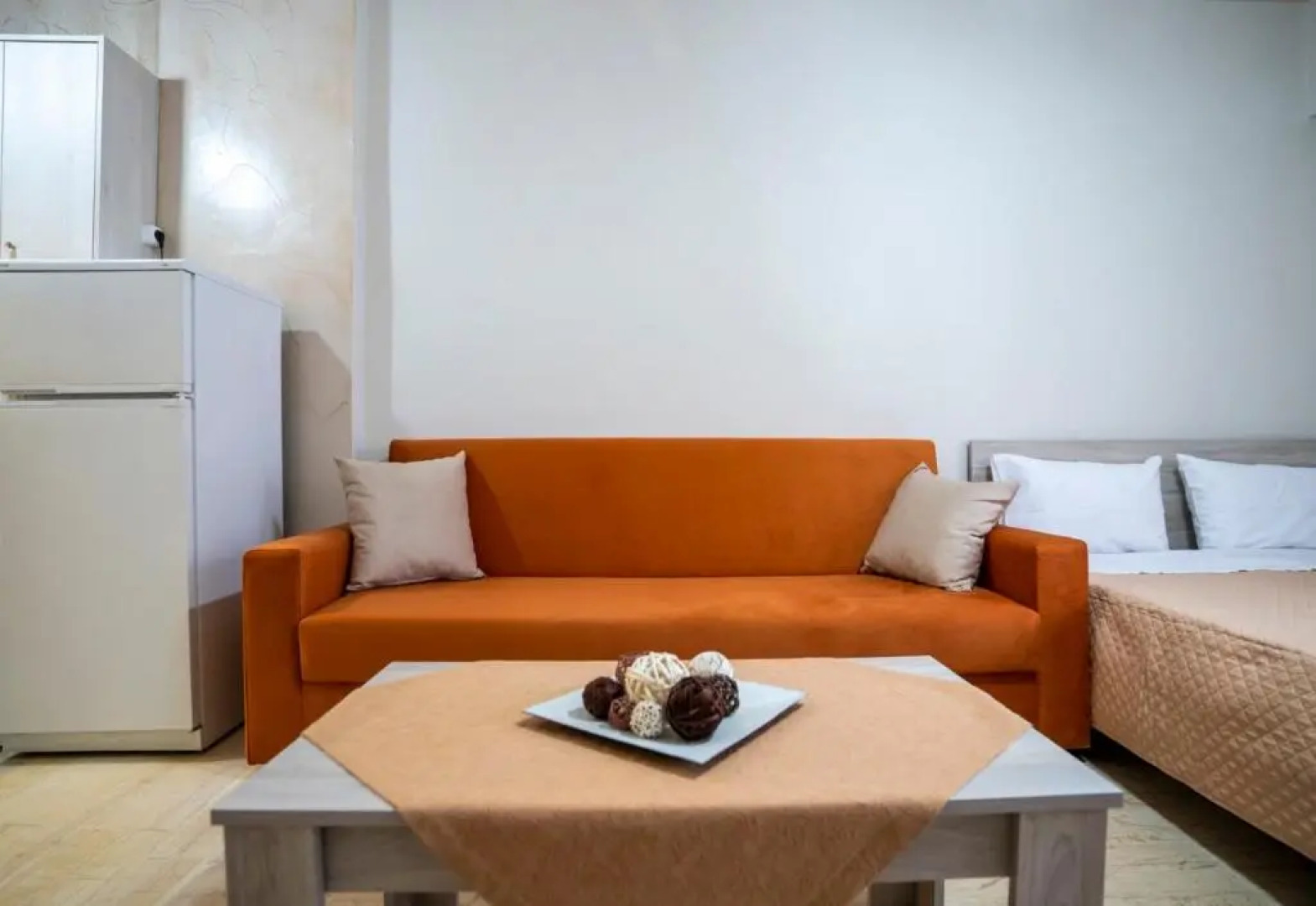 Central House Karistos