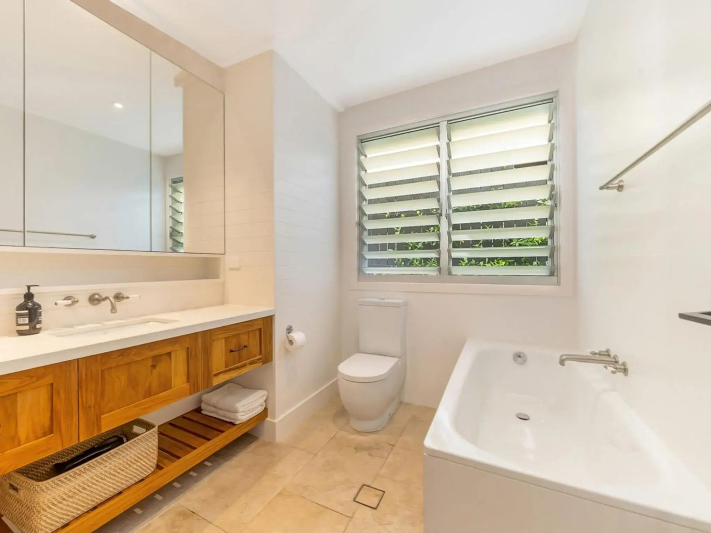 Coast at Hyams 4pm Check Out Sundays