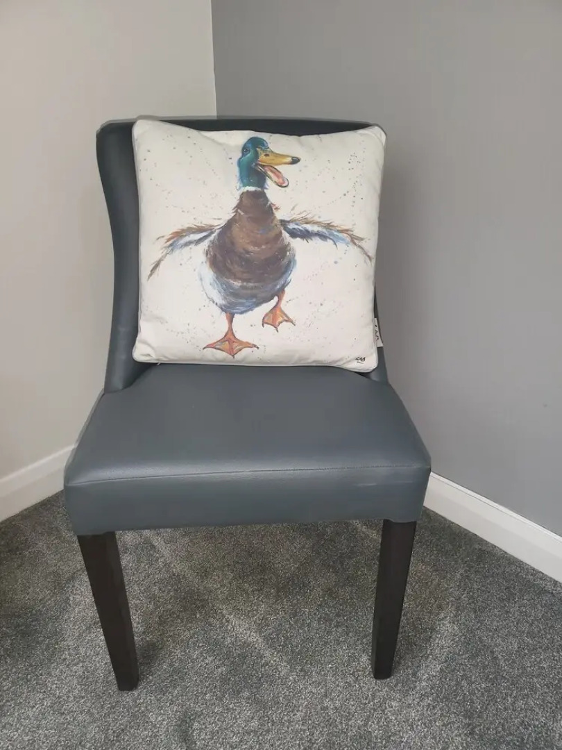 4 Bedroom Home Tameside, Grt Manchester Sleeps 7