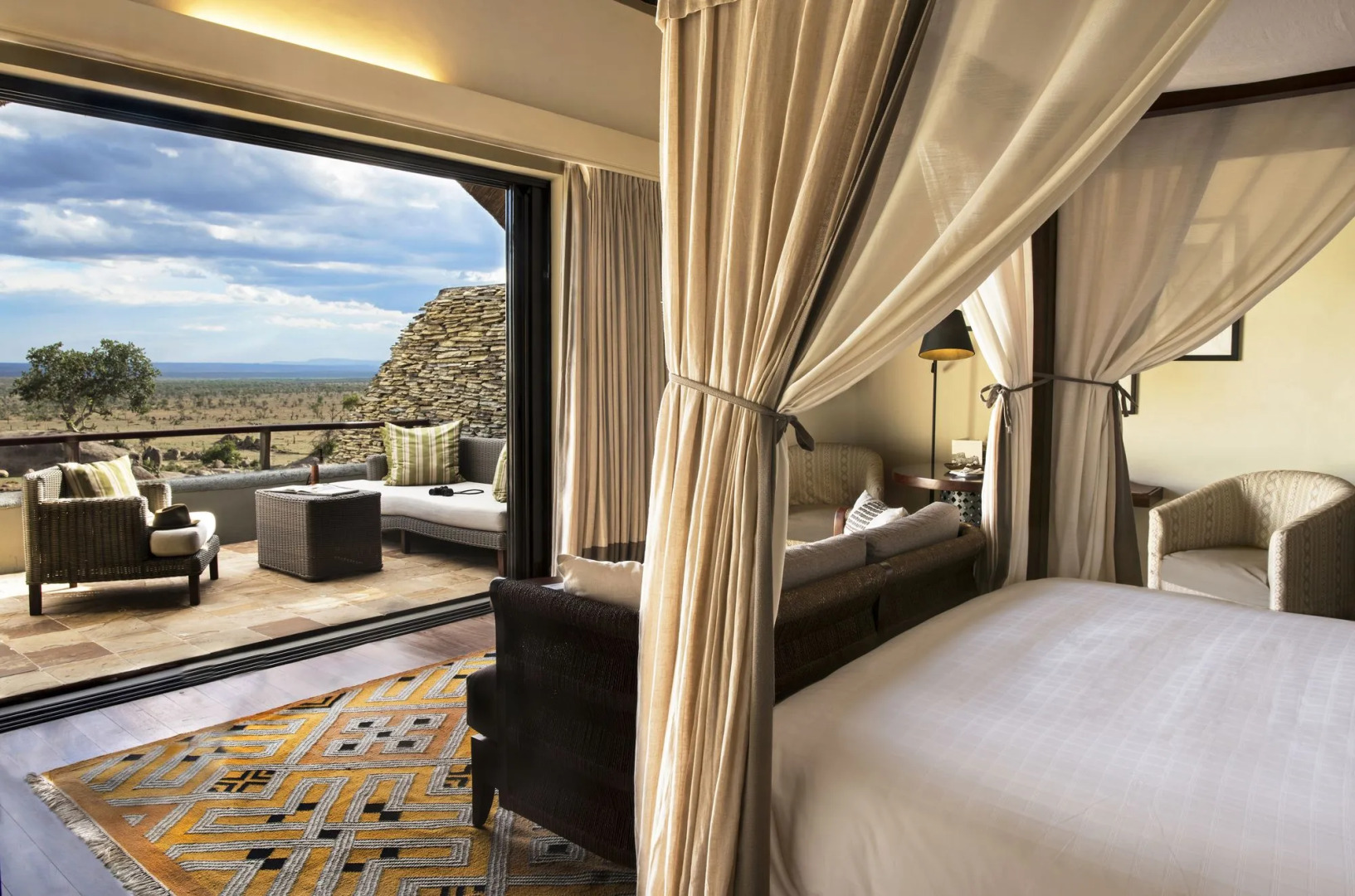 Отель Four Seasons Safari Lodge Serengeti