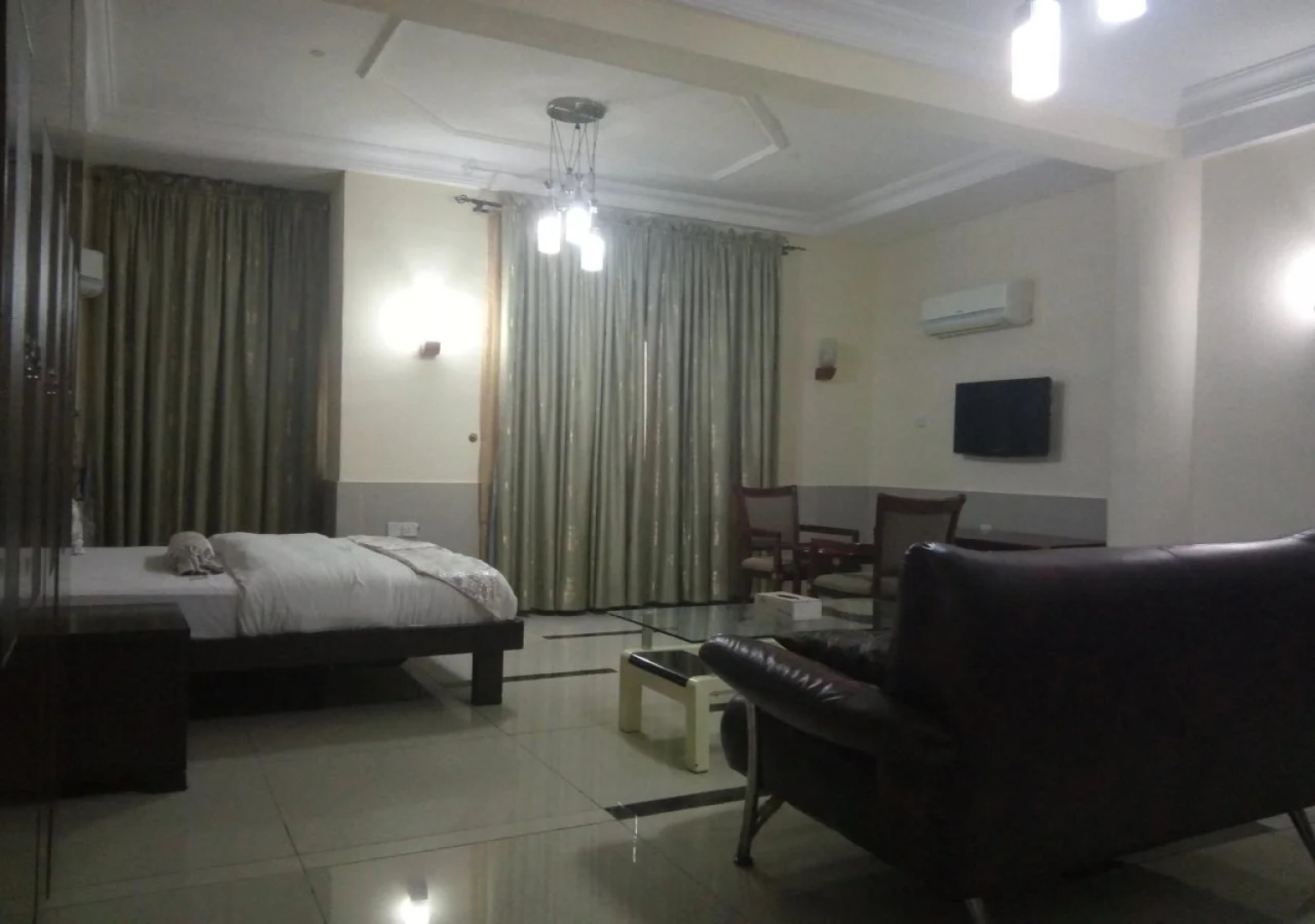 Crocodile Hotel & Restaurants Ltd