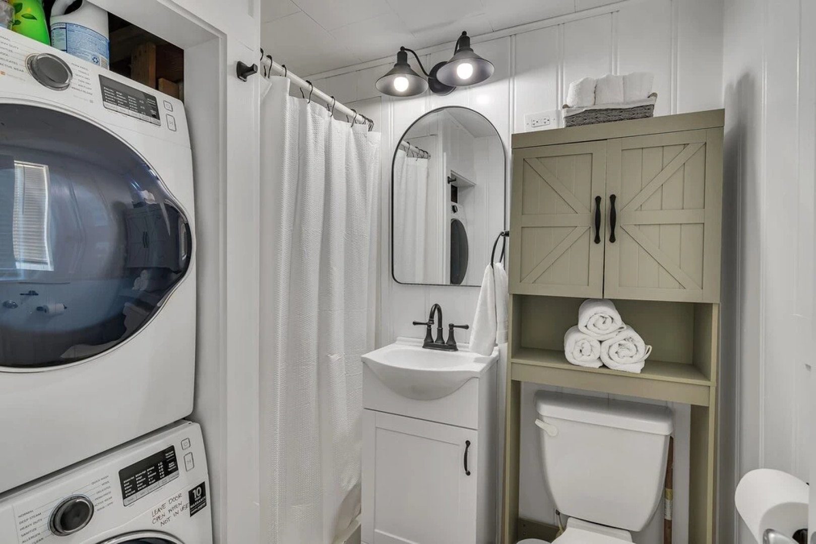 Firefly Cottage 2 Bedroom Cabin by Redawning