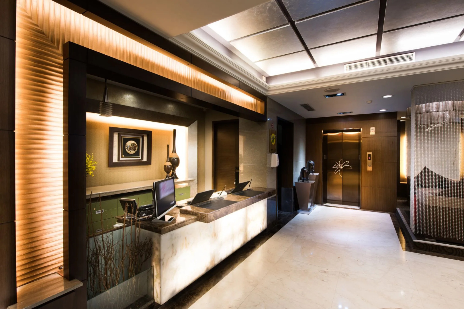 Shin Yuan Celeb Metro Hotel