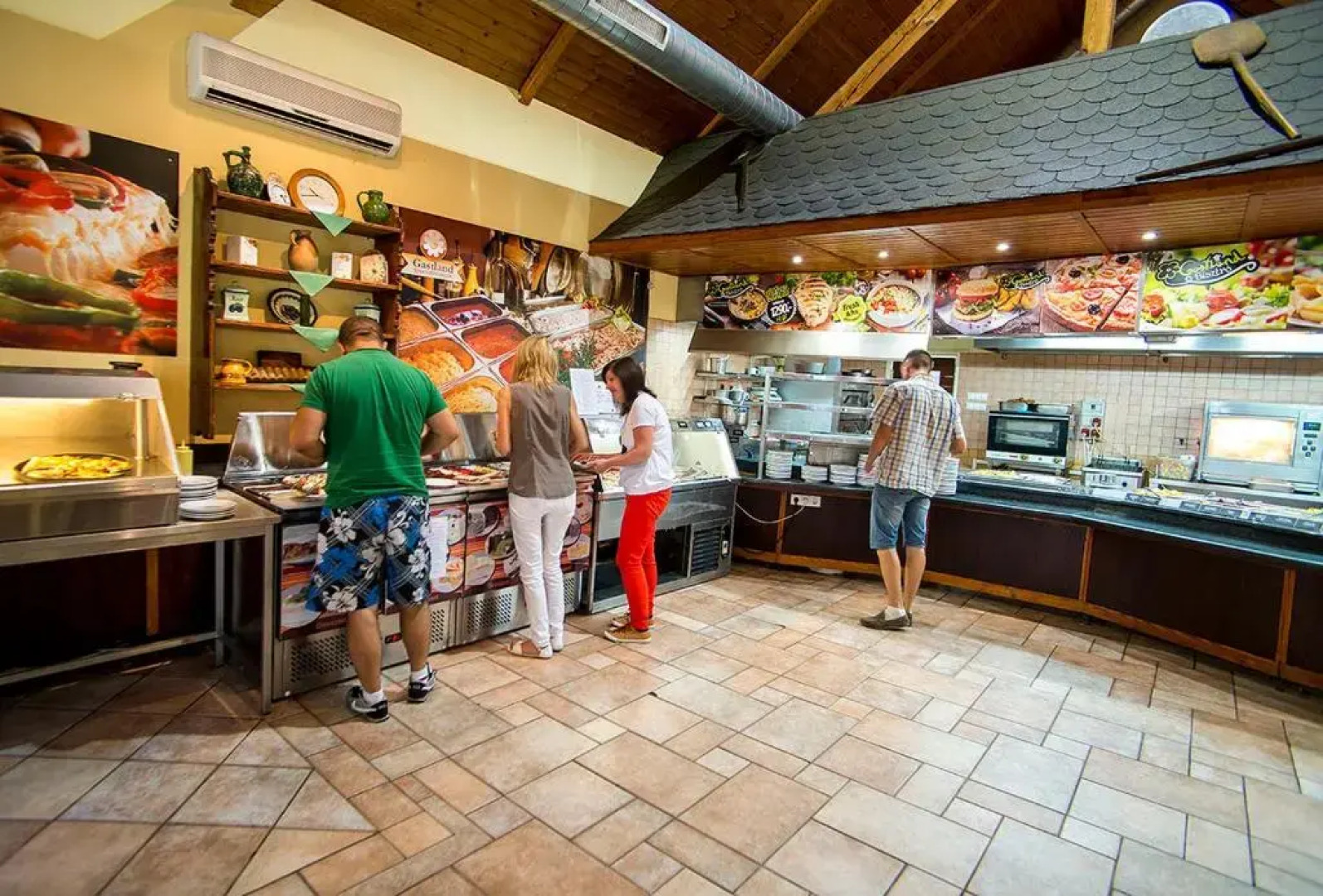 Gastland M0 Hotel & Conference Center