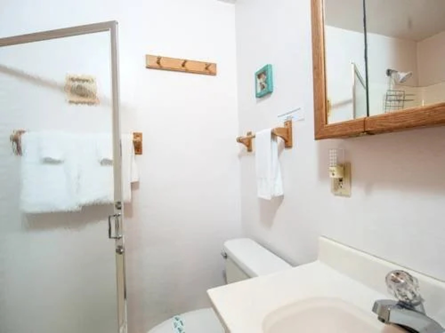 Whale Pointe 2 Br cottage by RedAwning