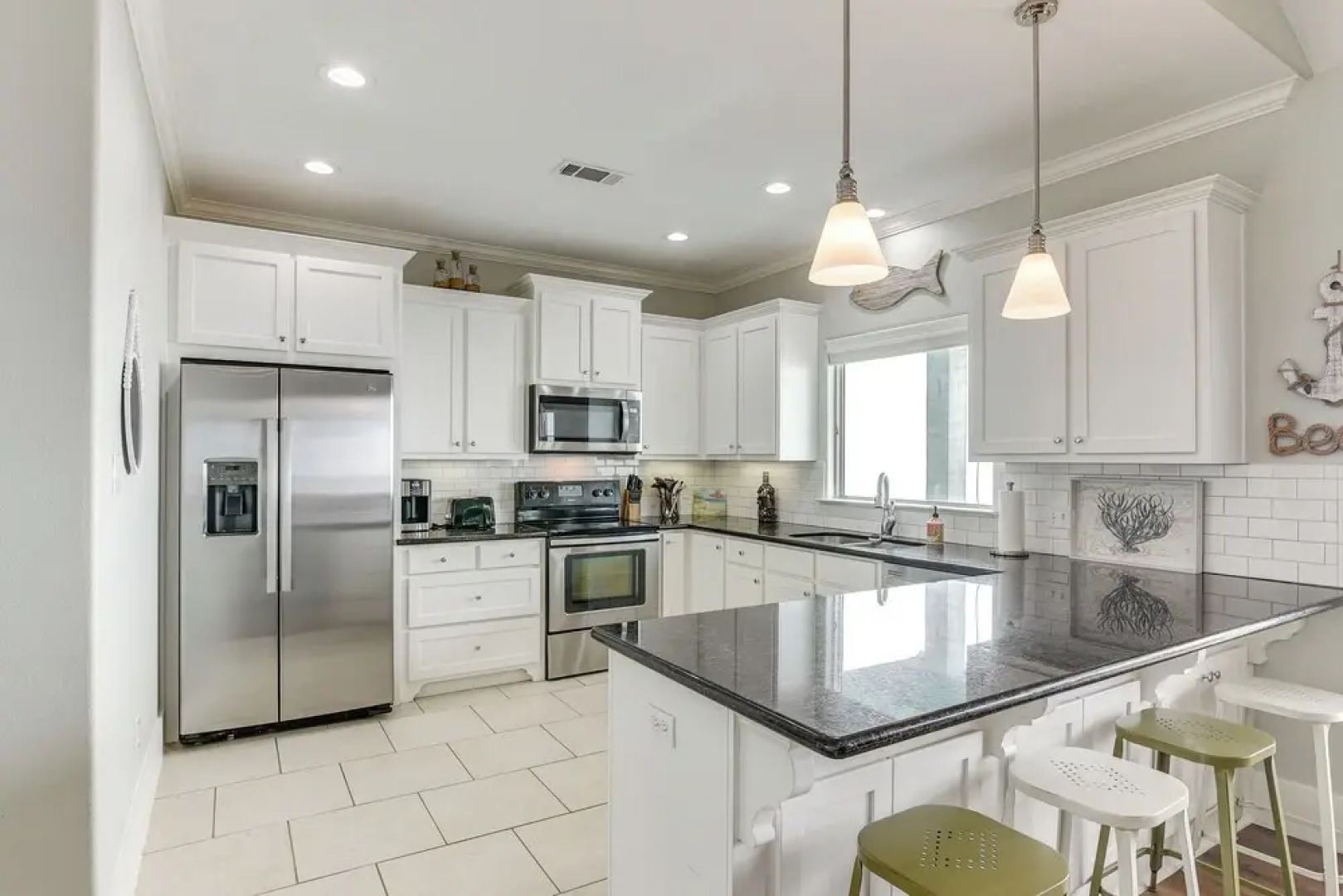 Oceanfront Crystal Beach Vacation Home w/ Deck!