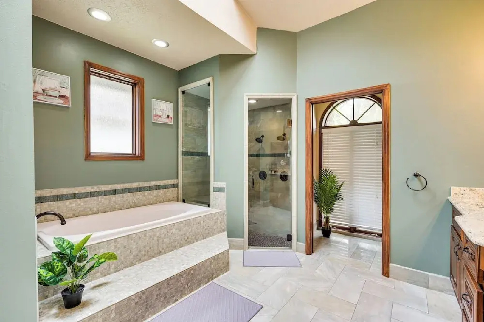 2 Mi to Busch Gardens: Retreat in Scenic Community