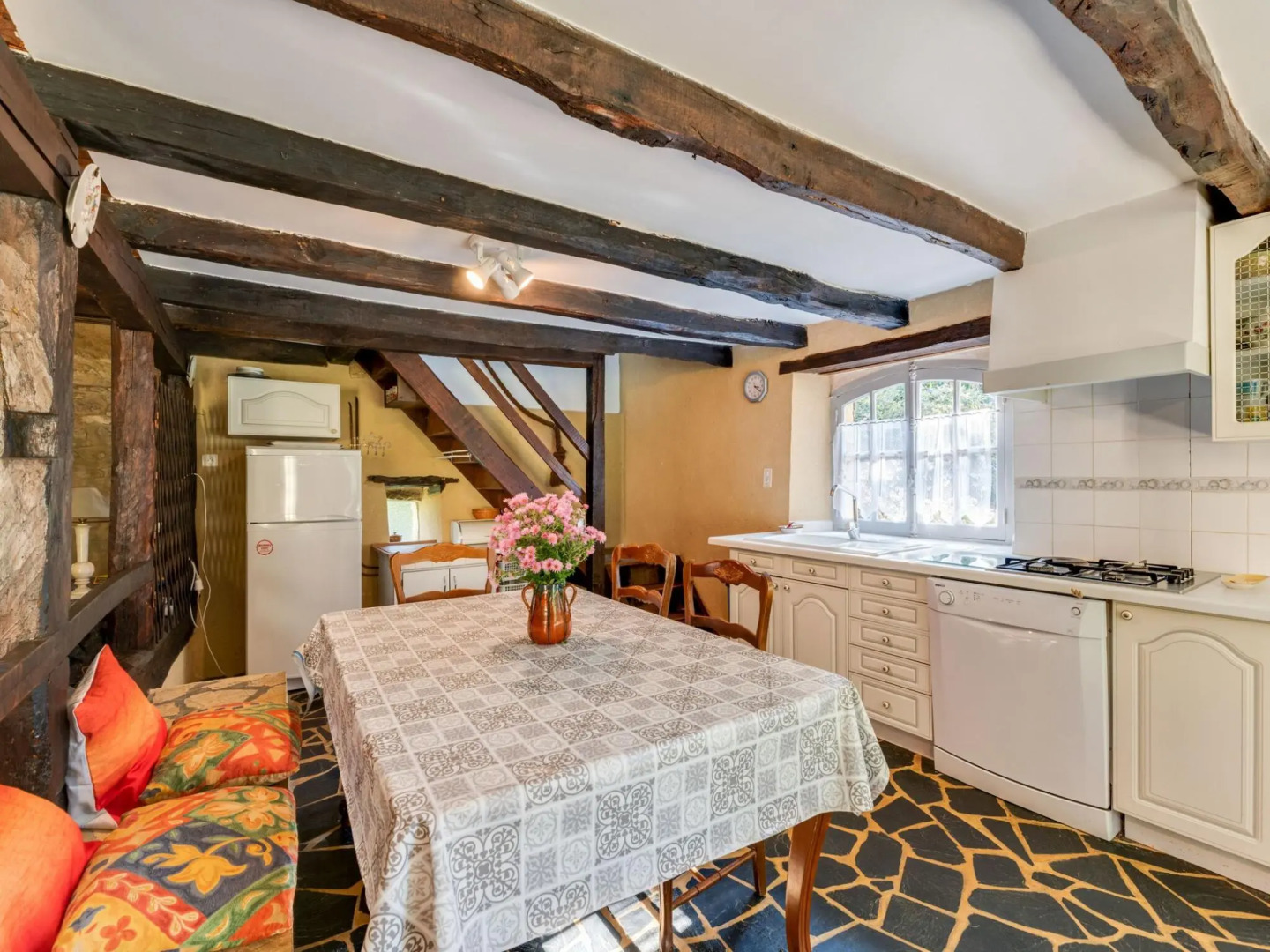 Luring Home in Villefrenchanche du Périgord with Garden