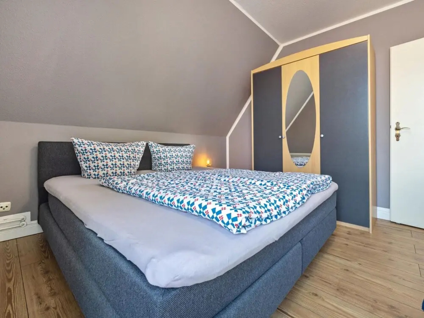 Apartment by Lake Muritz With Marina Views