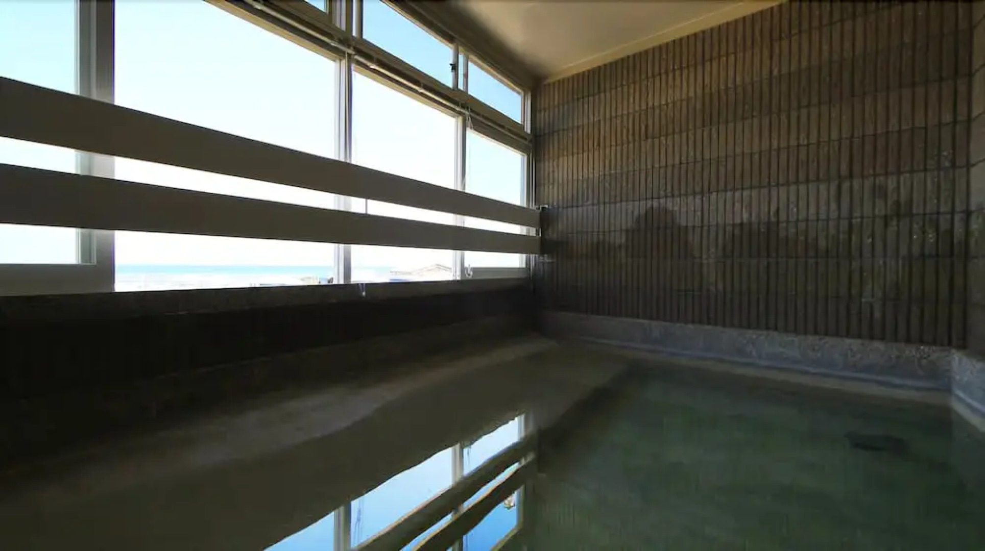 Marine Blue where you can stay with dogs