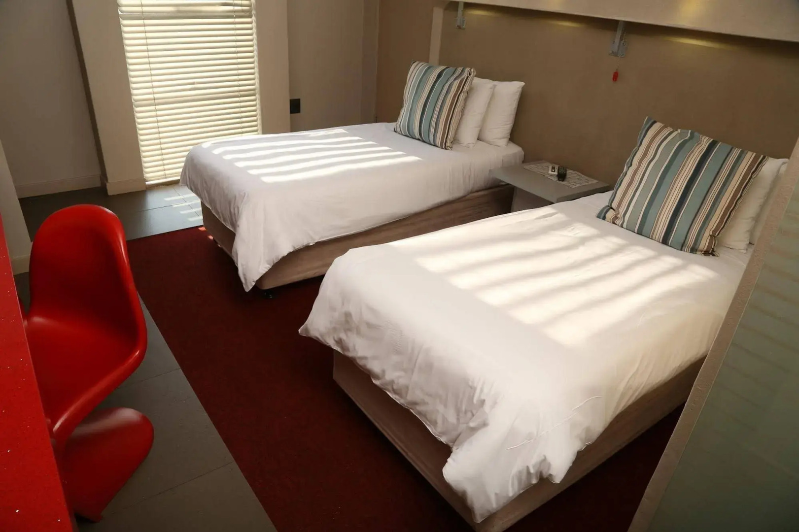 Life Hotel - The Aviator