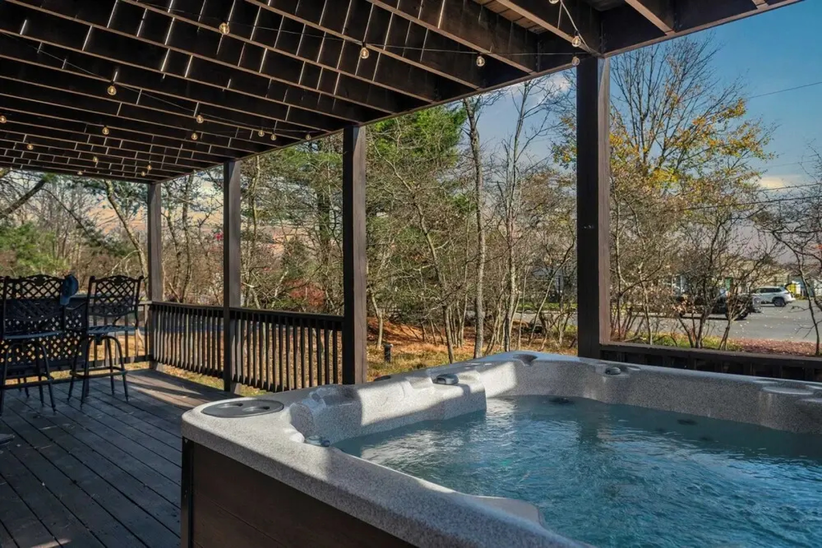 Lake View Chalet by Avantstay Lake Access + Deck