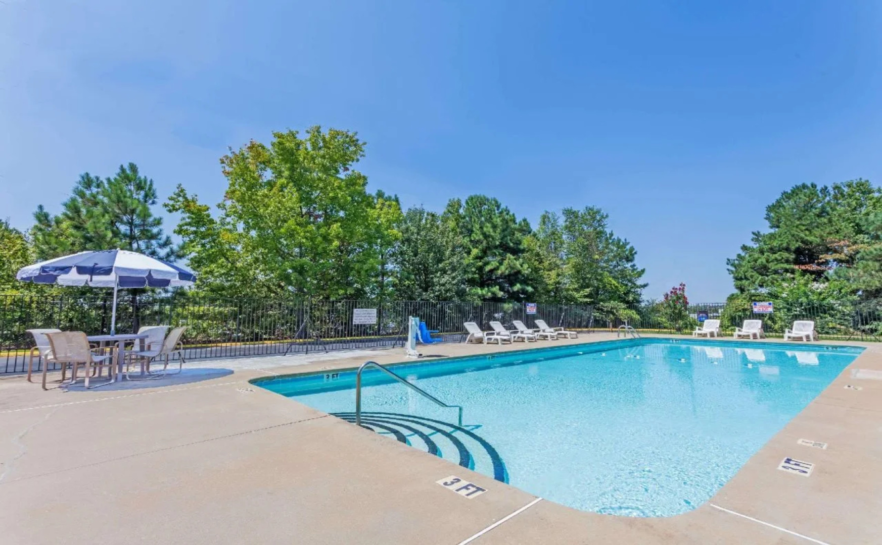 Days Inn by Wyndham McDonough