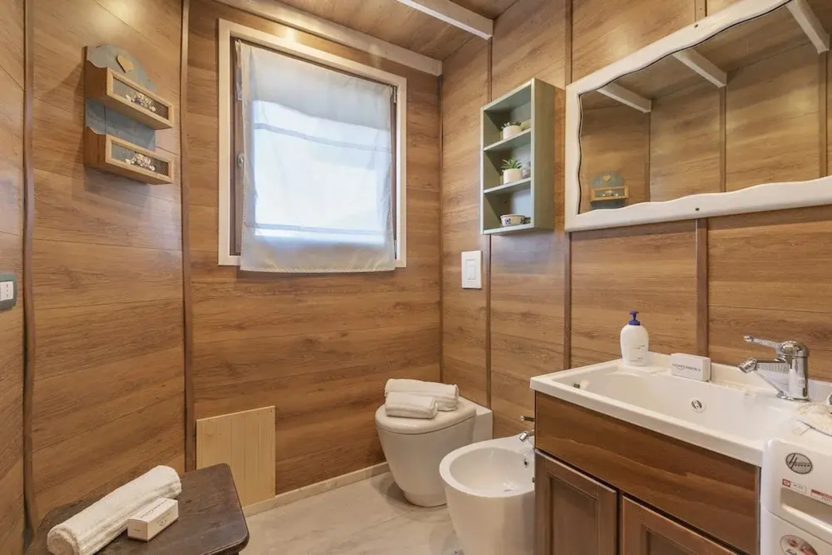 La Lanterna Swimming Pool Retreat