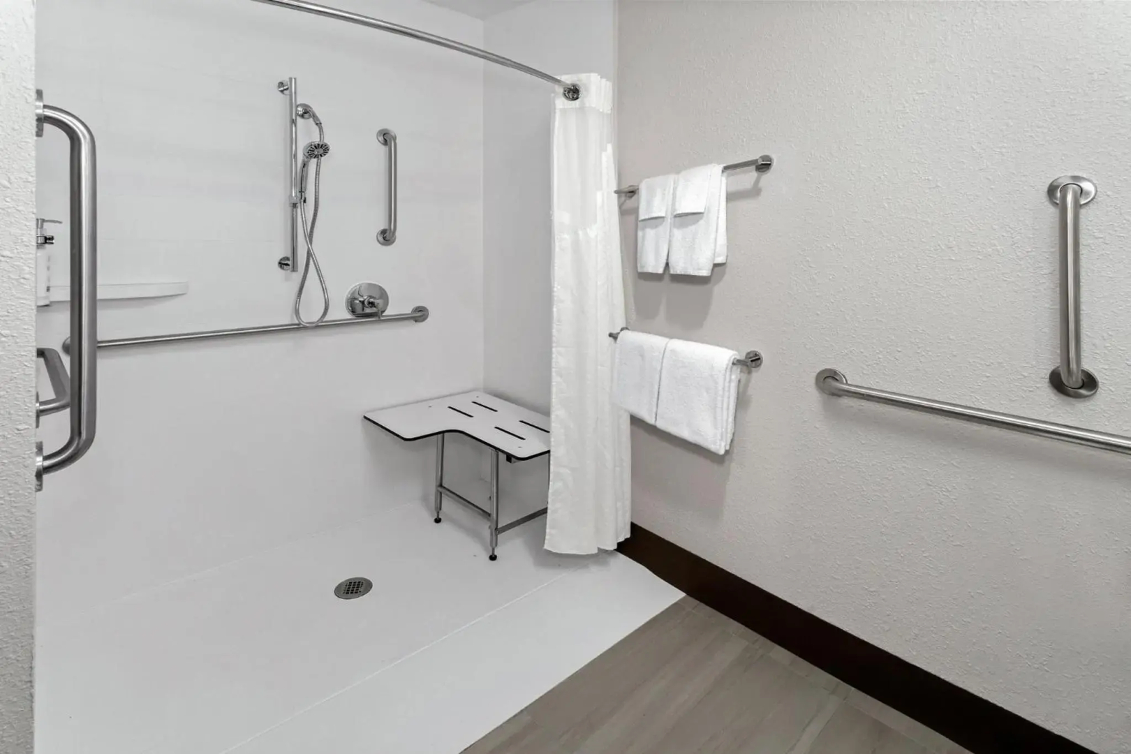 Holiday Inn Express Hotel & Suites Chicago-Algonquin by IHG