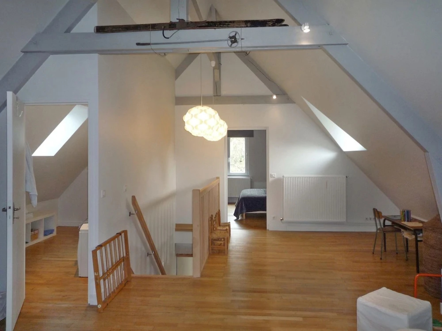 Beautiful Poissy Family Home With 5 Bedrooms, Large Garden and own Pon