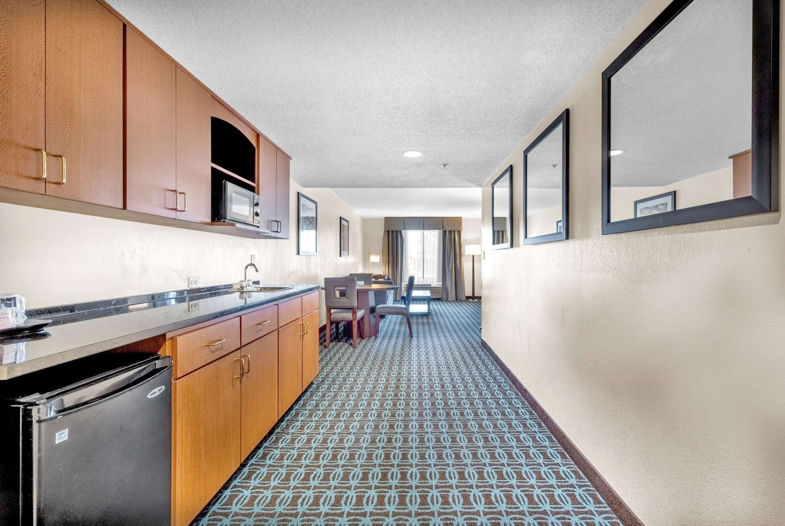 Wingate by Wyndham Chicago Schaumburg