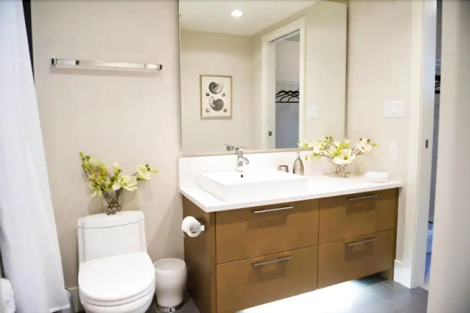 Executive Suites by Roseman - Luna