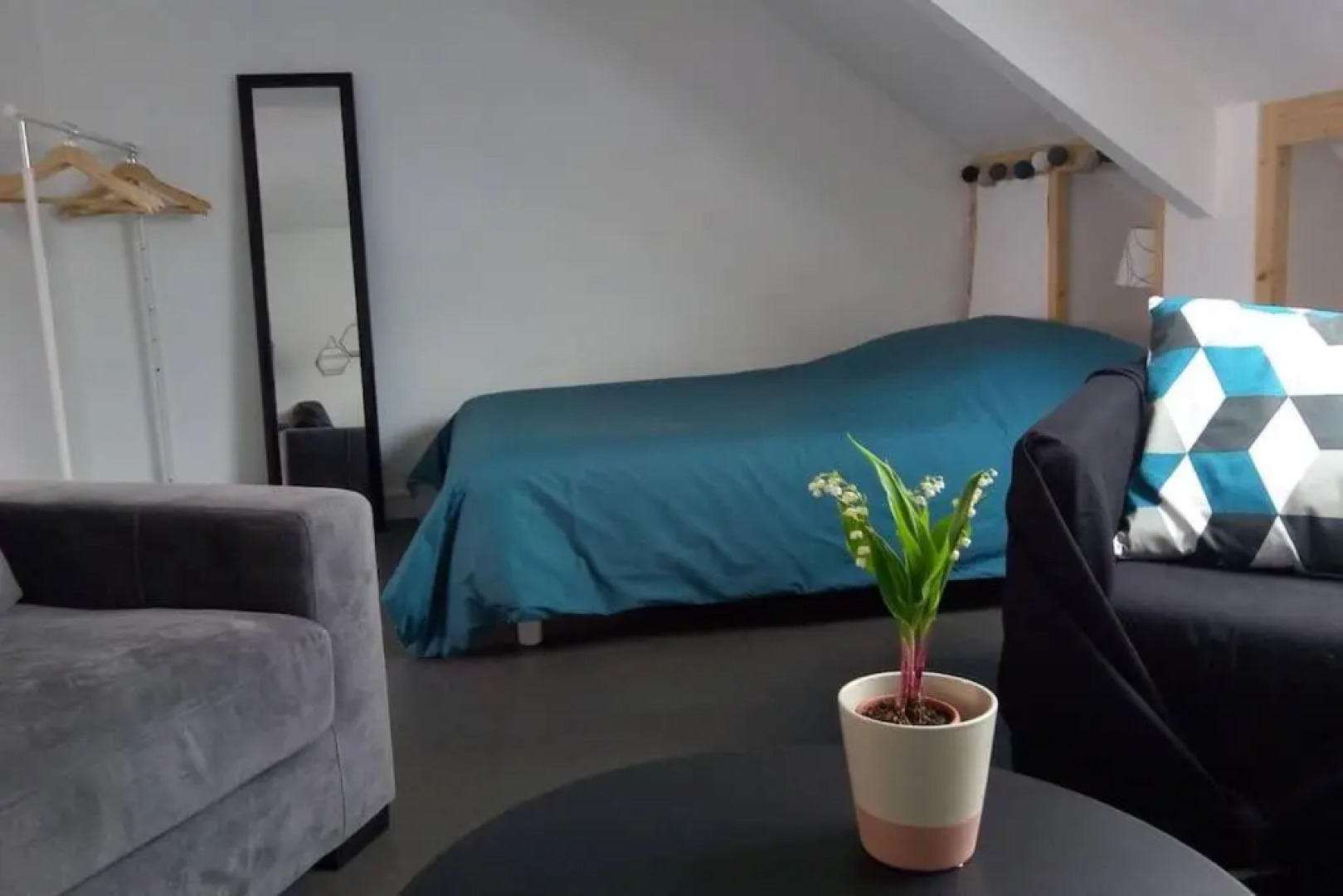 BEAU studio avec jardin proche gare /centre ville