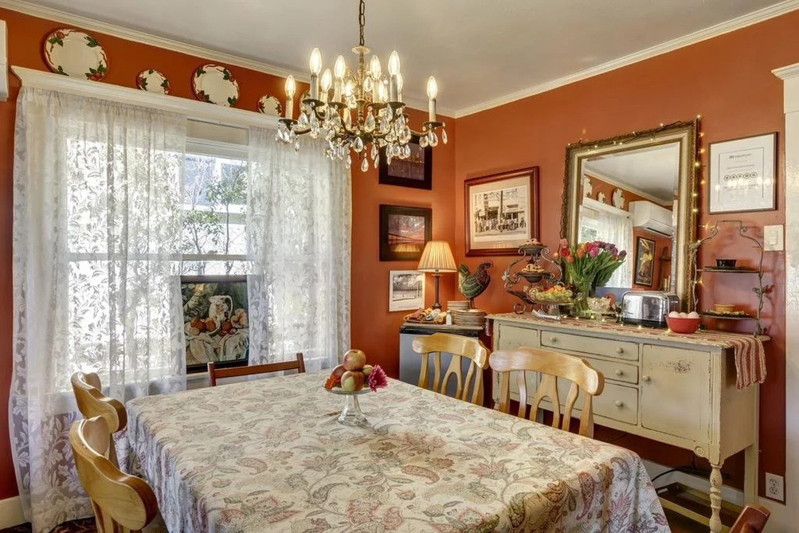 Hillcrest House Bed & Breakfast