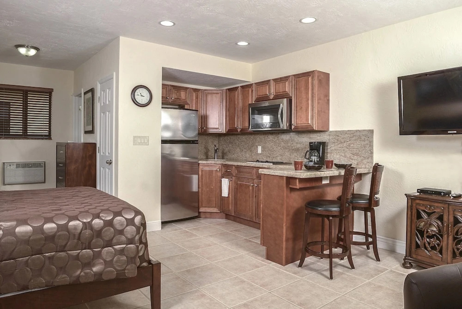 Shell Studios Hallandale Beach