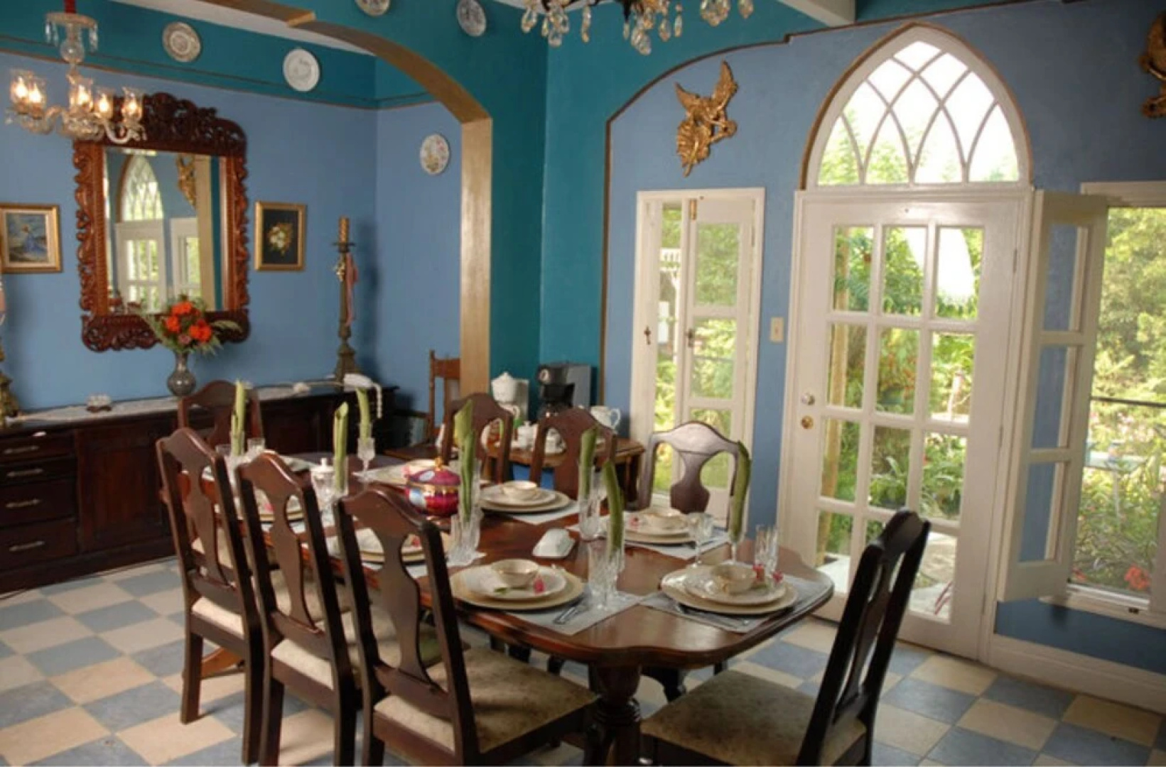 D'Nest Inn