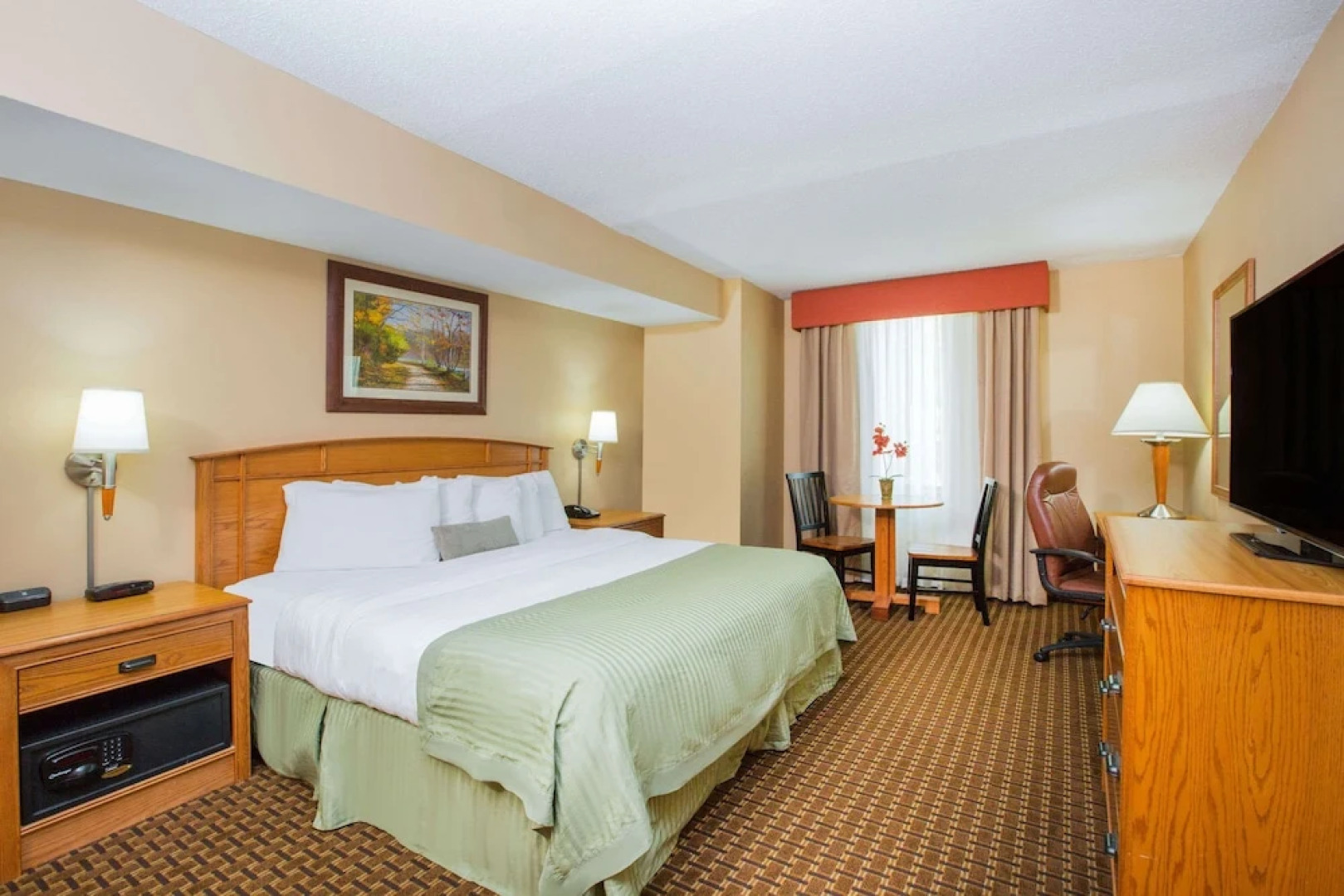 Ramada Tropics Resort / Conference Center Des Moines
