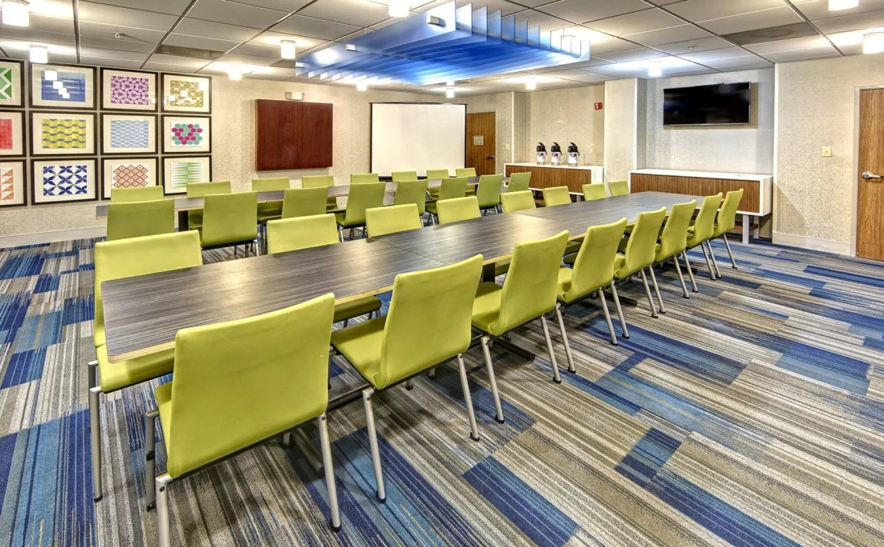 Holiday Inn Express & Suites Crossville by IHG
