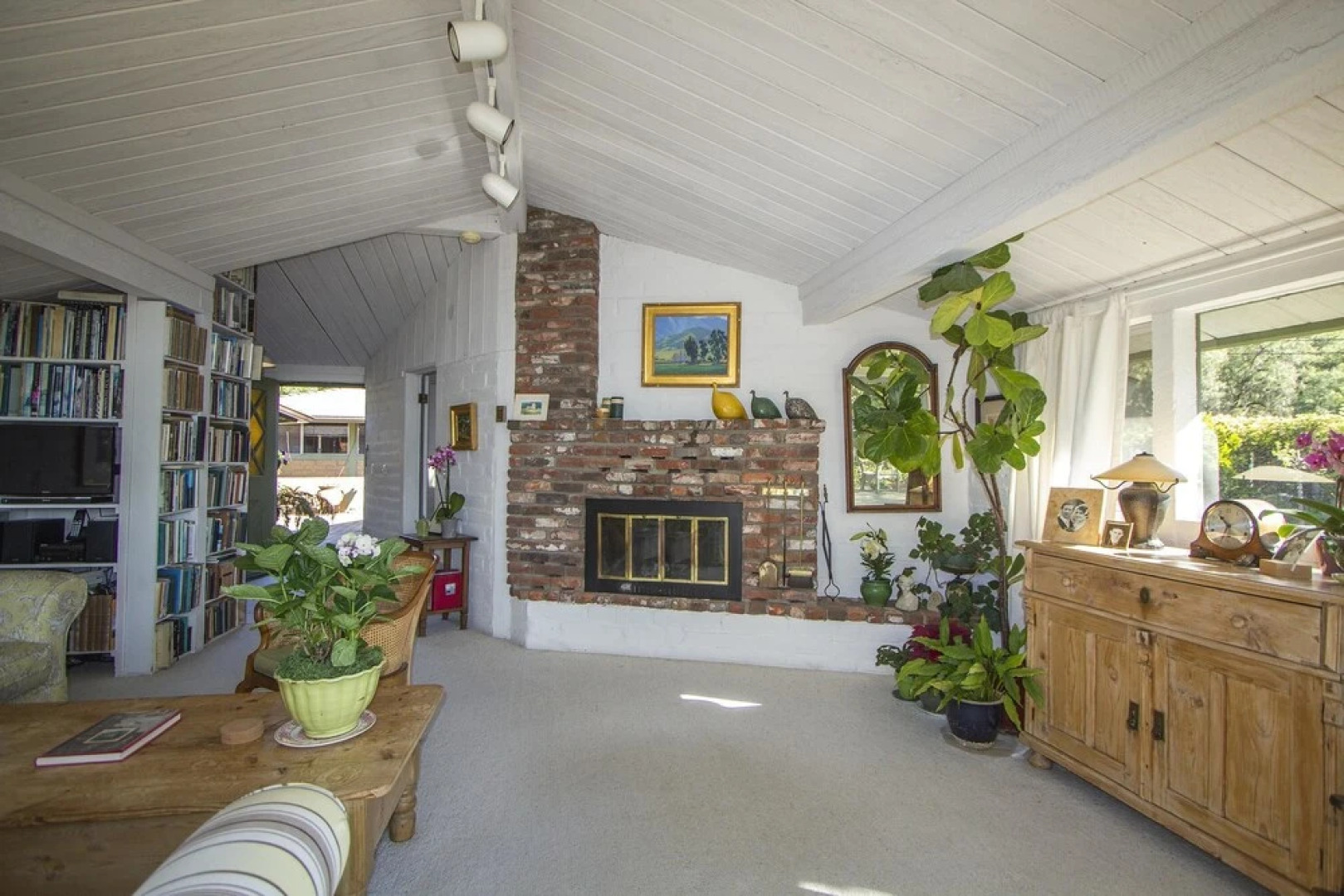 "Pepper Tree Cottage" Panoramic Views of Carmel Valley, Walking Distance to the Village