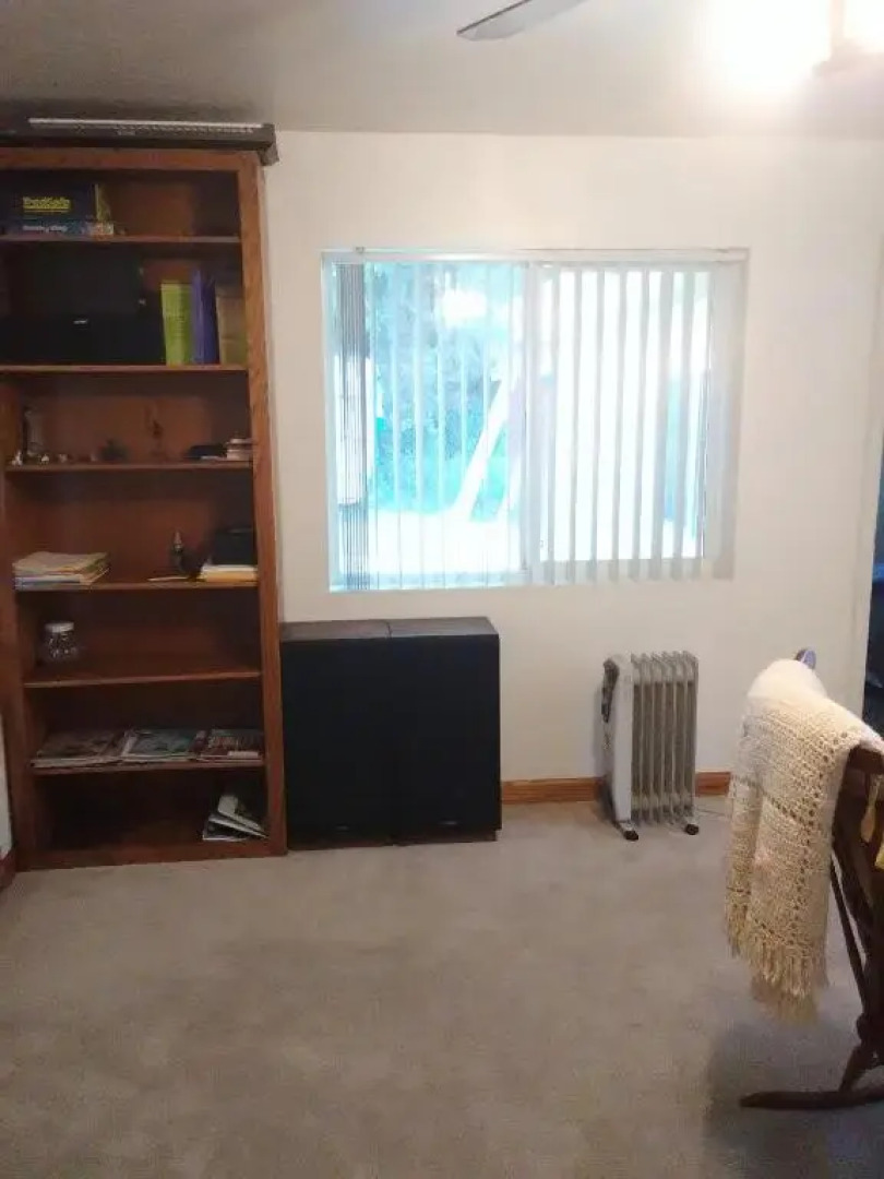 Lakeside Hostel & Guest House