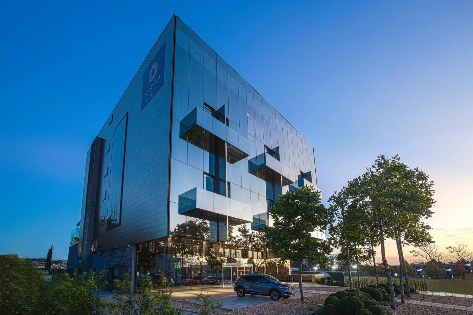 Suryaa Hotel Pinhais, Curio Collection by Hilton