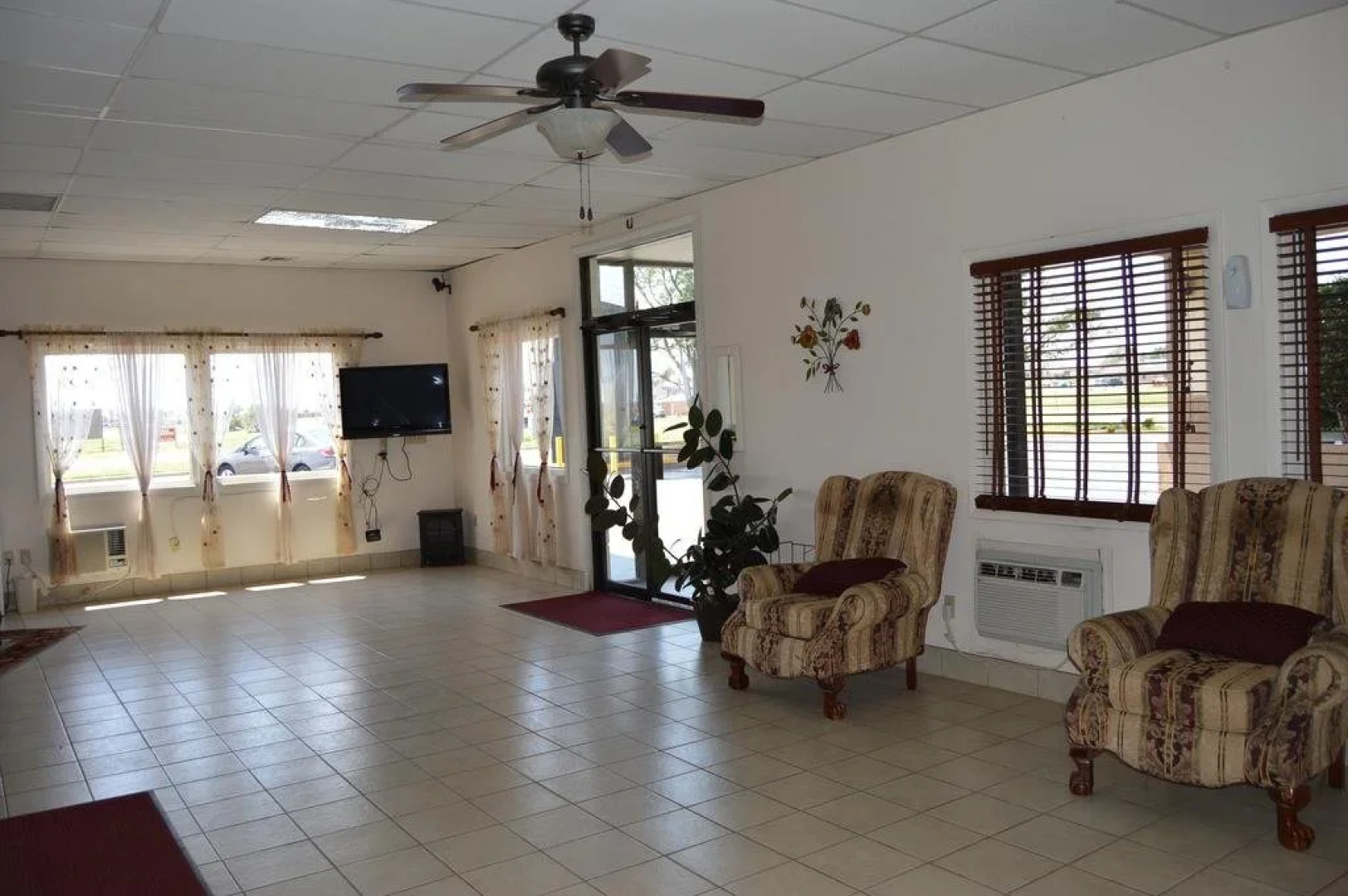 Regency Inn And Suites