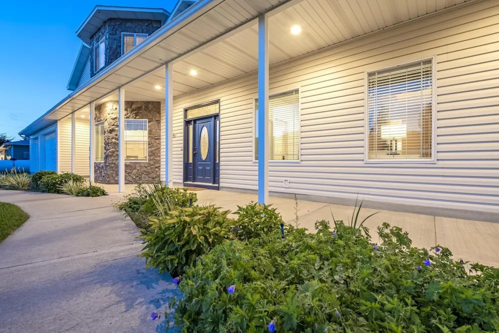 Family Fun Property Between Bear Lake Marina and Raspberry Square, Multiple Game Rooms, Sleeps 32, All New Furniture