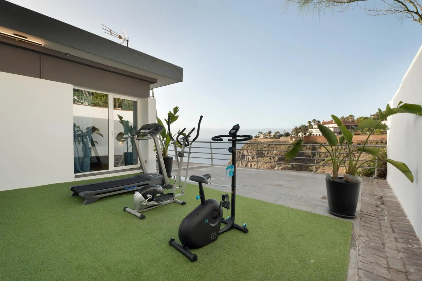 VILLA BAHIA DE MICHEL, Piscina climatizable, Free Wifi, BBQ