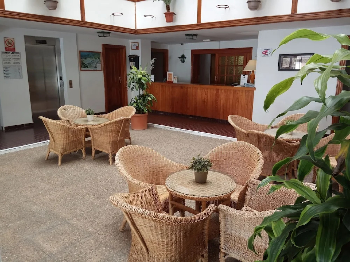 Poblado Marinero by Casa Azahar