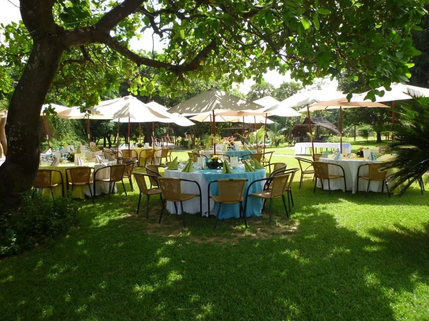 Badalodge Hotel & Restaurant