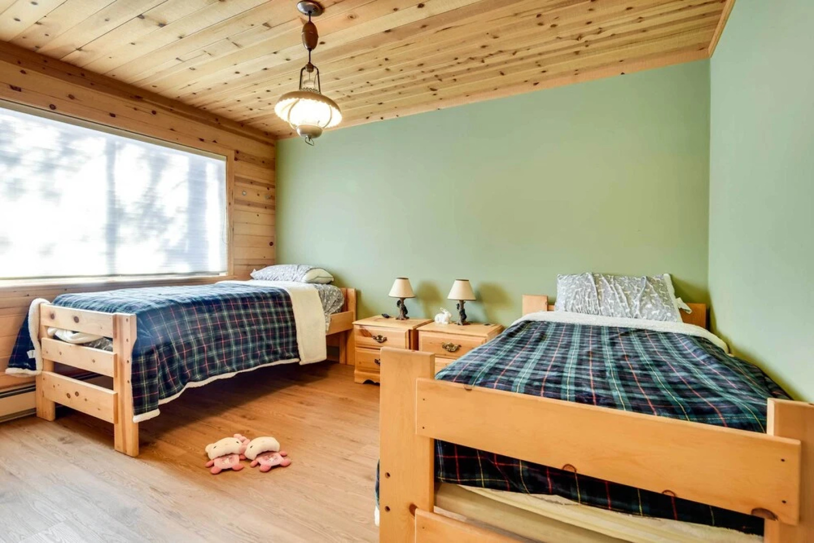 Rustic Pine Mtn Club Cabin w/ Beautiful View!