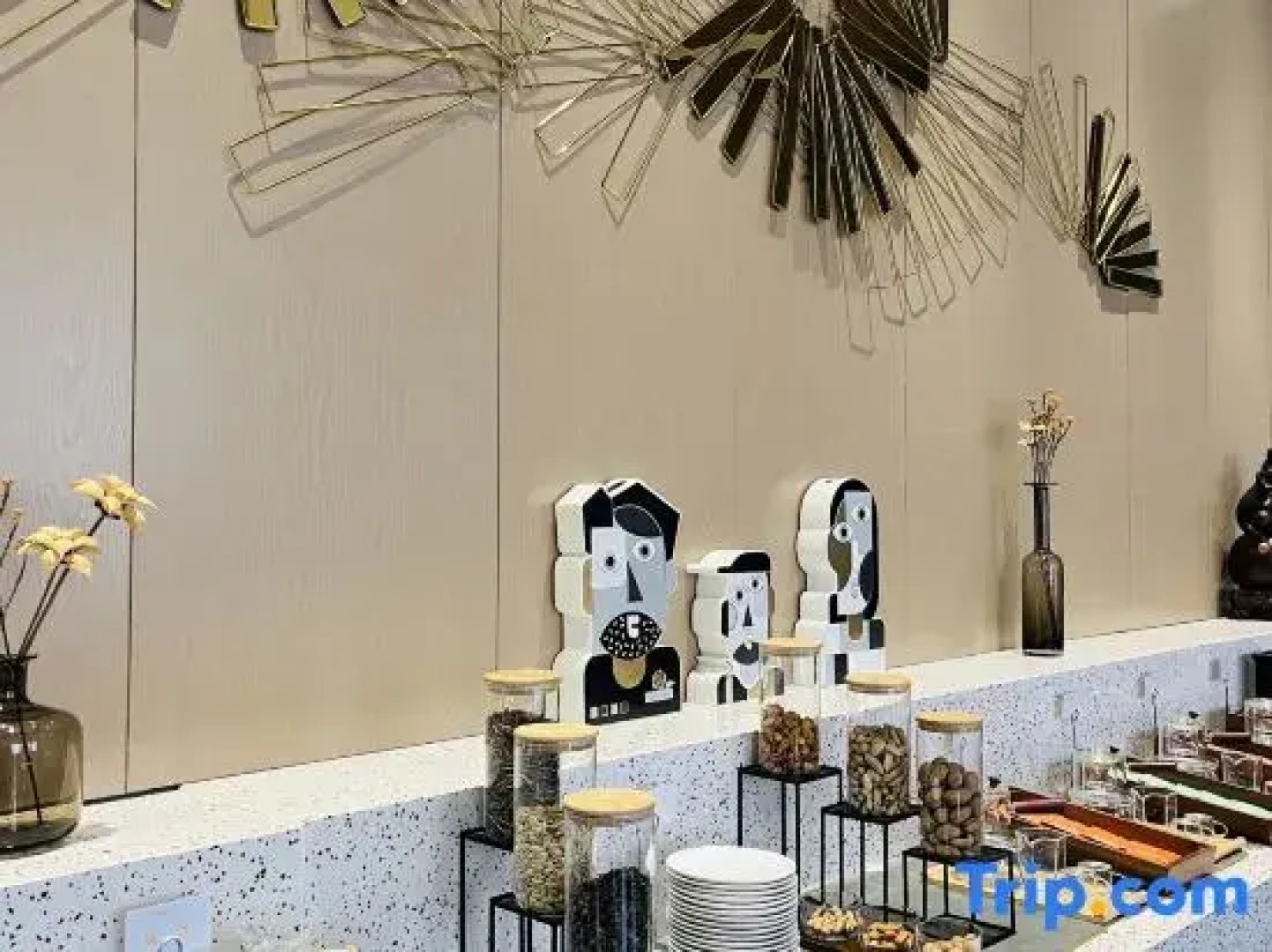 Jinyi Preferred Hotel   Urat Central Banner Government Store