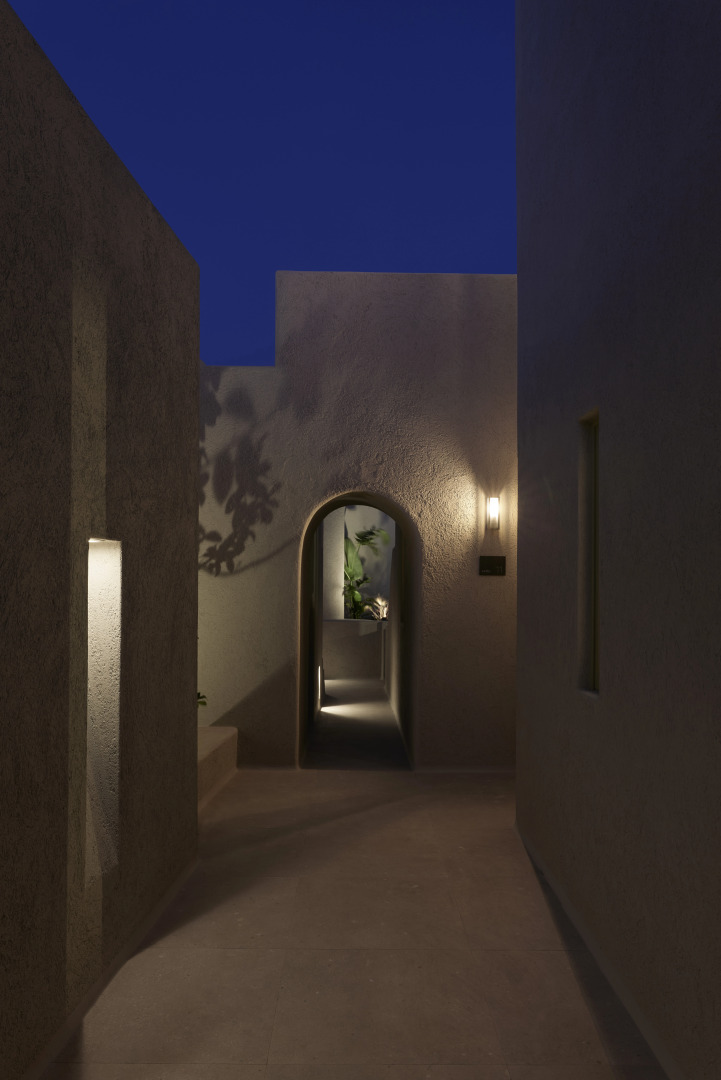 Aeon Suites - Adults Only