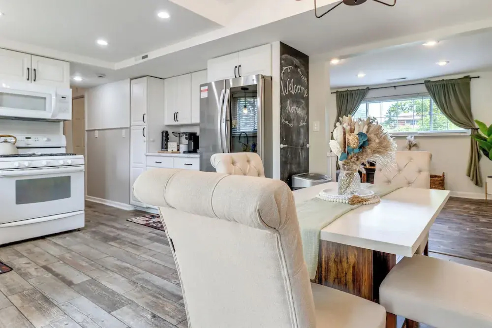 8 Mi to Henry Ford Museum: Westland Family Home